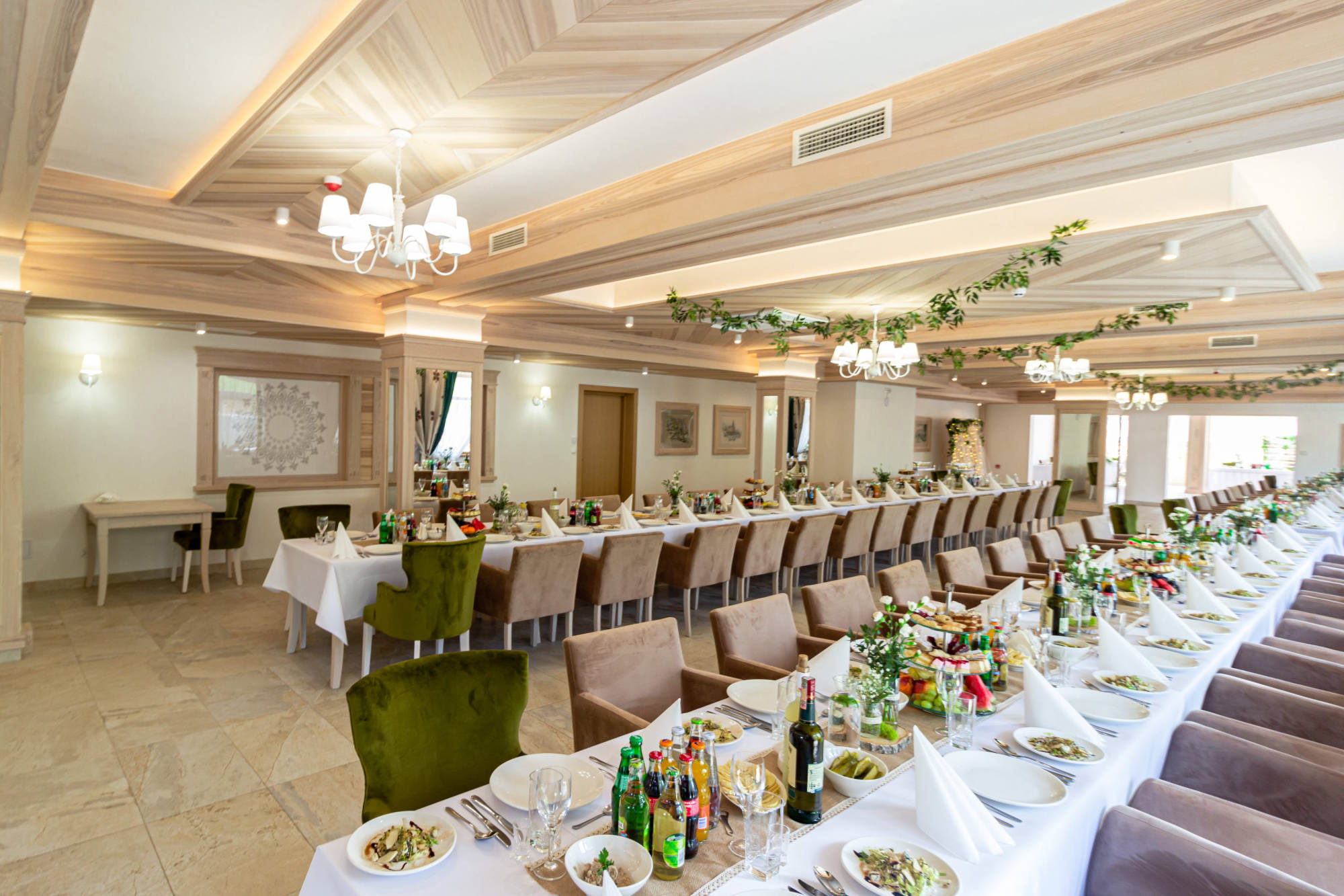 Sala przygotowana na wesele w Askanie